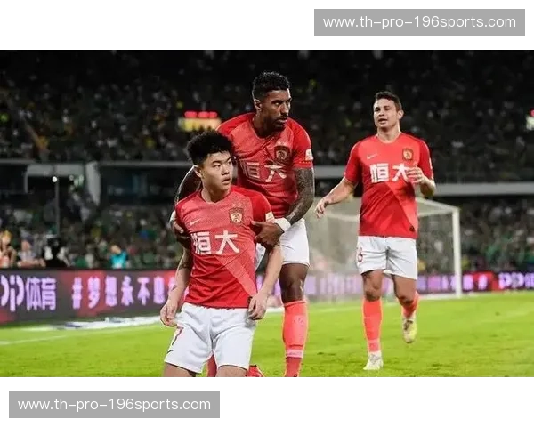 红魂巅峰对撞：当东方恒大遇上拜仁巨人，是一场幻梦还是时代的注脚？